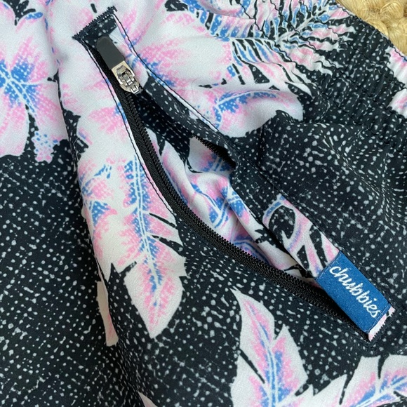 Chubbies Hawaiian Print Swim Trunks, zipper pocket size 2XL - Picture 3 of 6